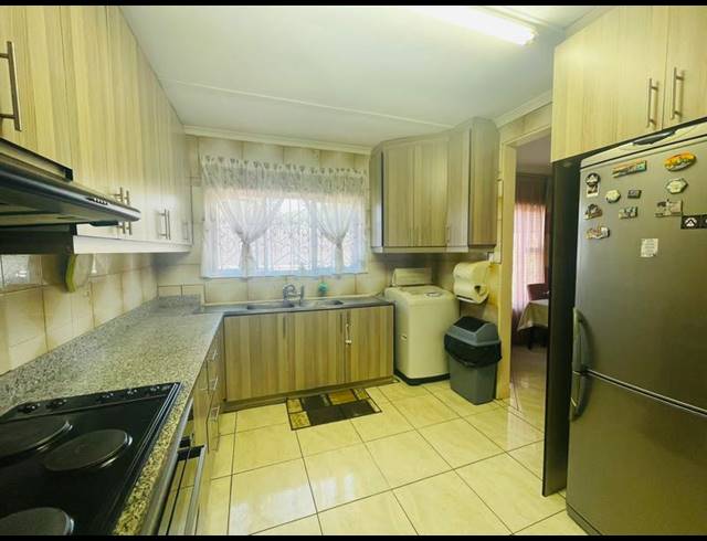 3 BEDROOM HOUSE FOR SALE IN AVOCA